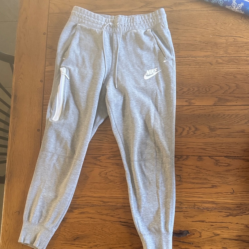 Nike Women’s Light Gray Sweatpants